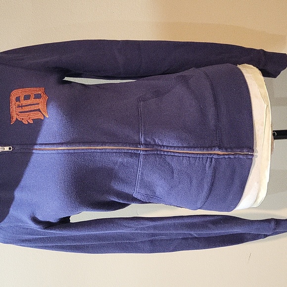 Victoria's Secret PINK Detroit Hoodie - Picture 4 of 16